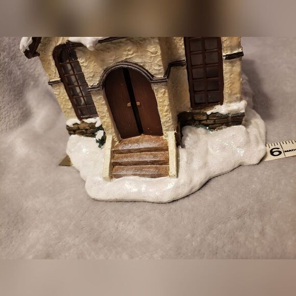 Berta Hummel "Holy Night Chapel" 2003 Hawthorne Village - Picture 7 of 12